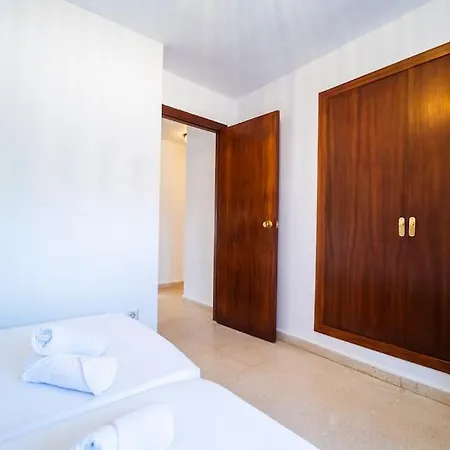 In Playa De San Juan - Pool & Courts Apartment